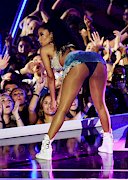 Nicki Minaj bootylicious on stage