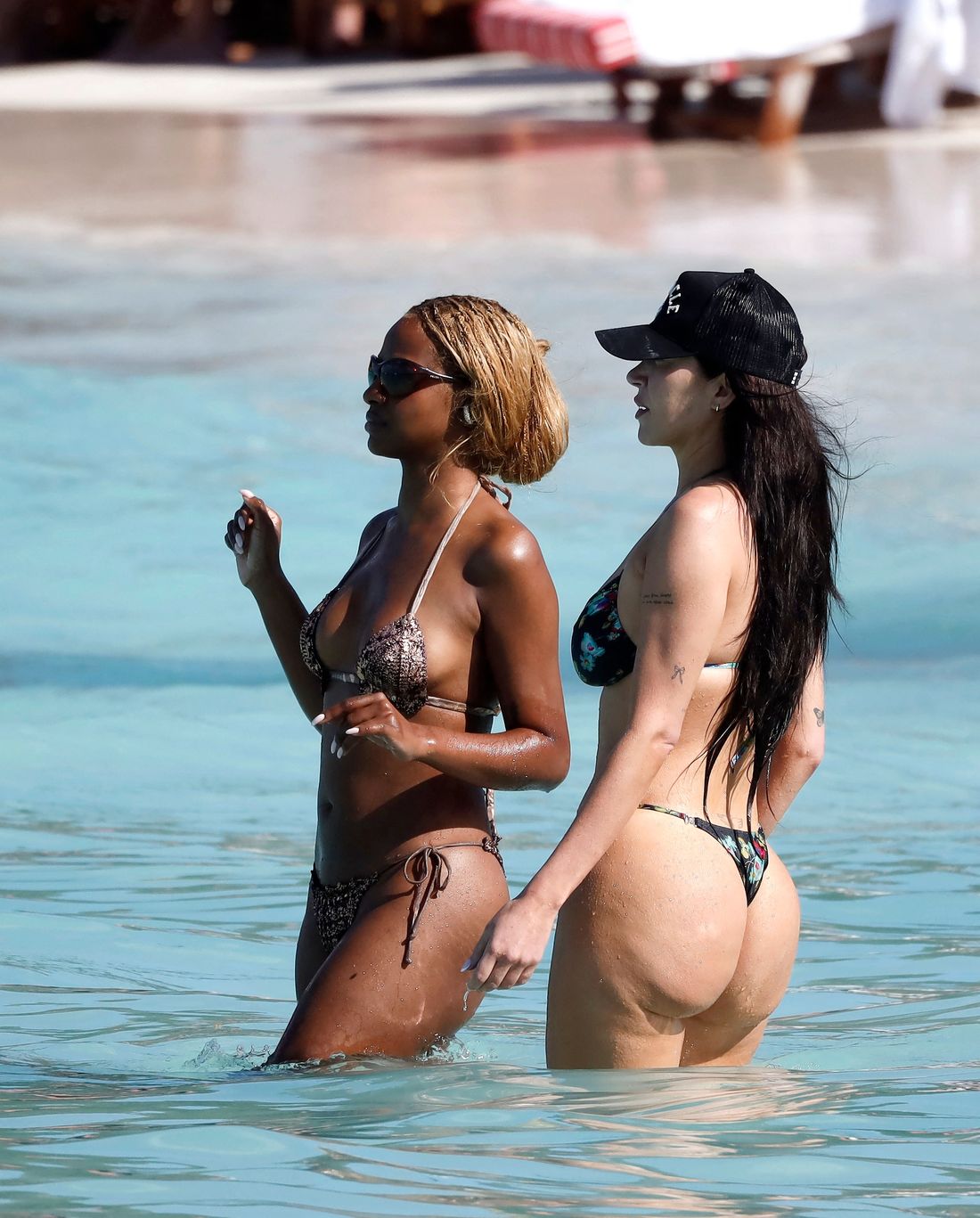 Anastasia Karanikolaou and Justine Skye booty