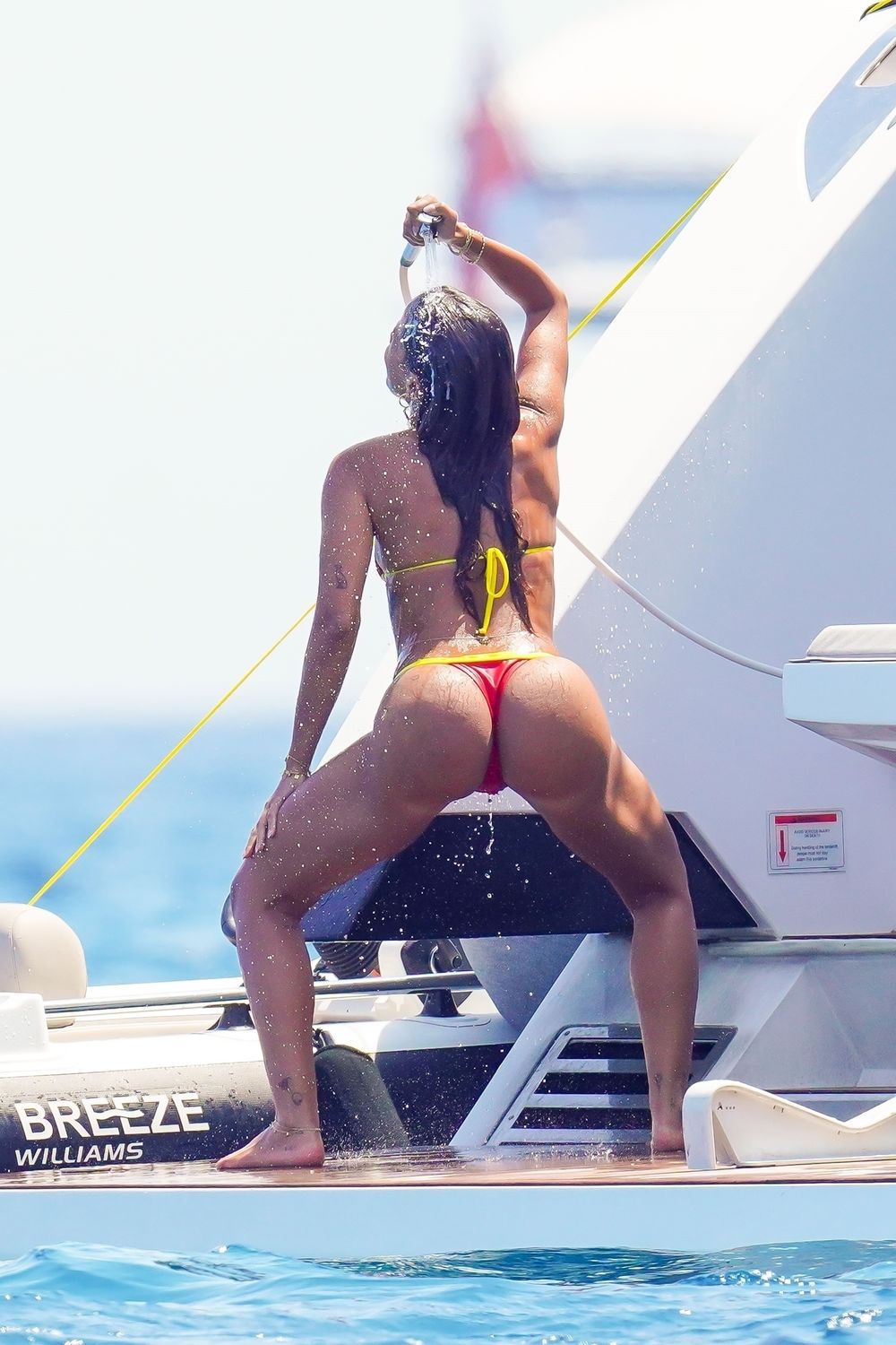 Anitta booty