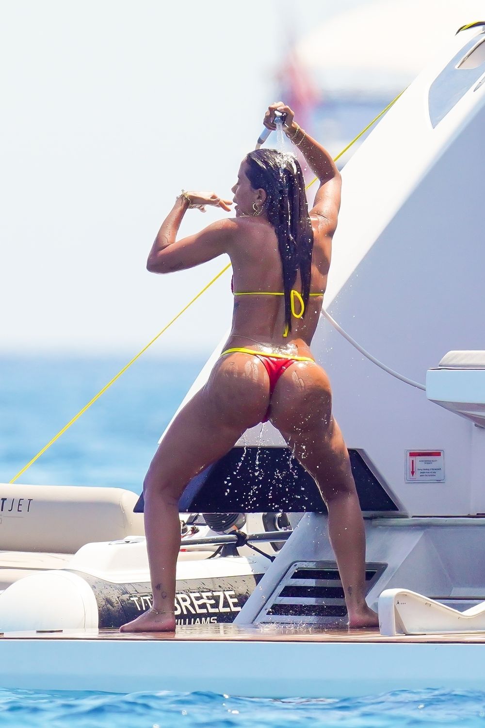 Anitta booty