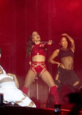 Anitta booty performance