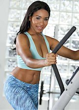 Ebony babe at the gym