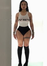 India Love has shows off her perfectly clappable booty