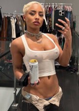 Qimmah Russo shows off her curvy butt in selfies