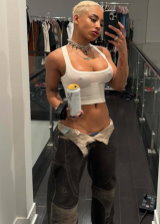 Qimmah Russo shows off her curvy butt in selfies